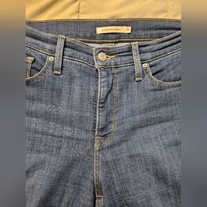 Levis shaping skinny jeans womens size 31